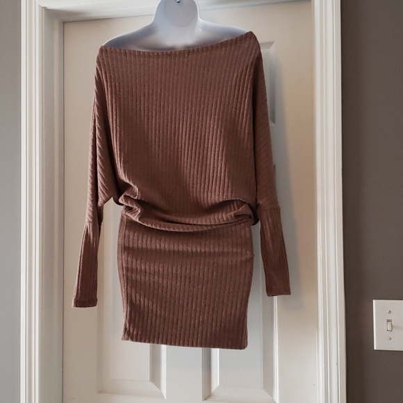 Ribbed off the shoulder mini dress - Picture 2 of 5